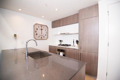 Executive By Roseman - Riverfront